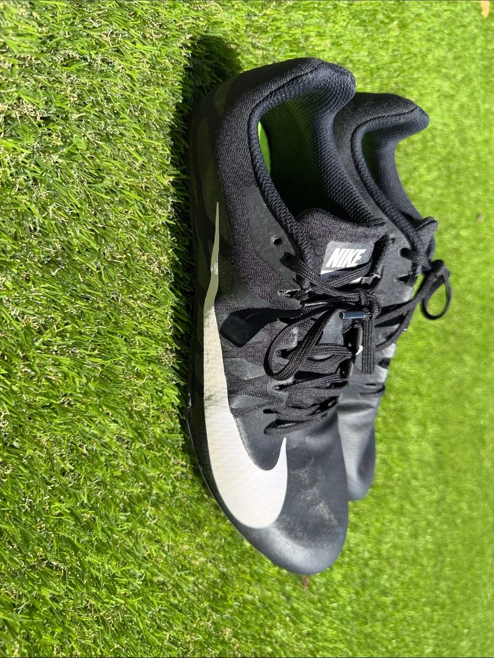 Nike Men’s Black and White Track and Field  spikes